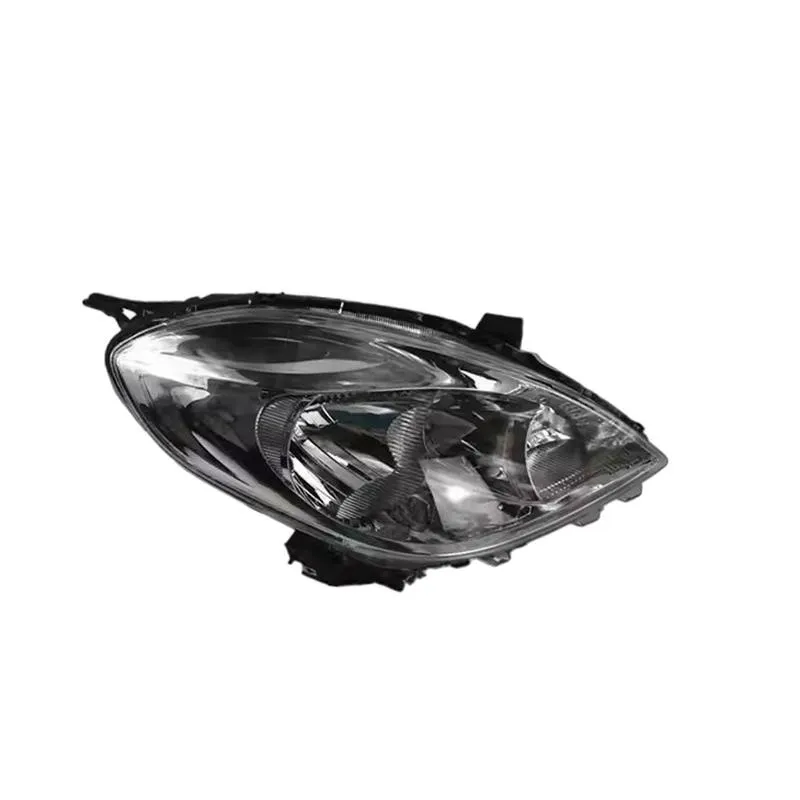 Faro delantero R:26010-3AW0B-B201 — NISSAN SUNNY 2011
